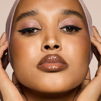 Fenty Beauty by Rihanna  Flypencil Longwear Pencil Eyeliner "black matte"